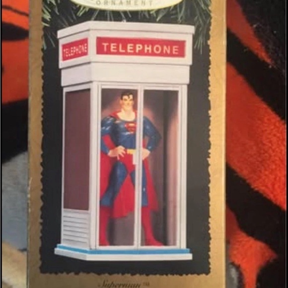 Superman Phone Booth Ornament - Picture 1 of 1